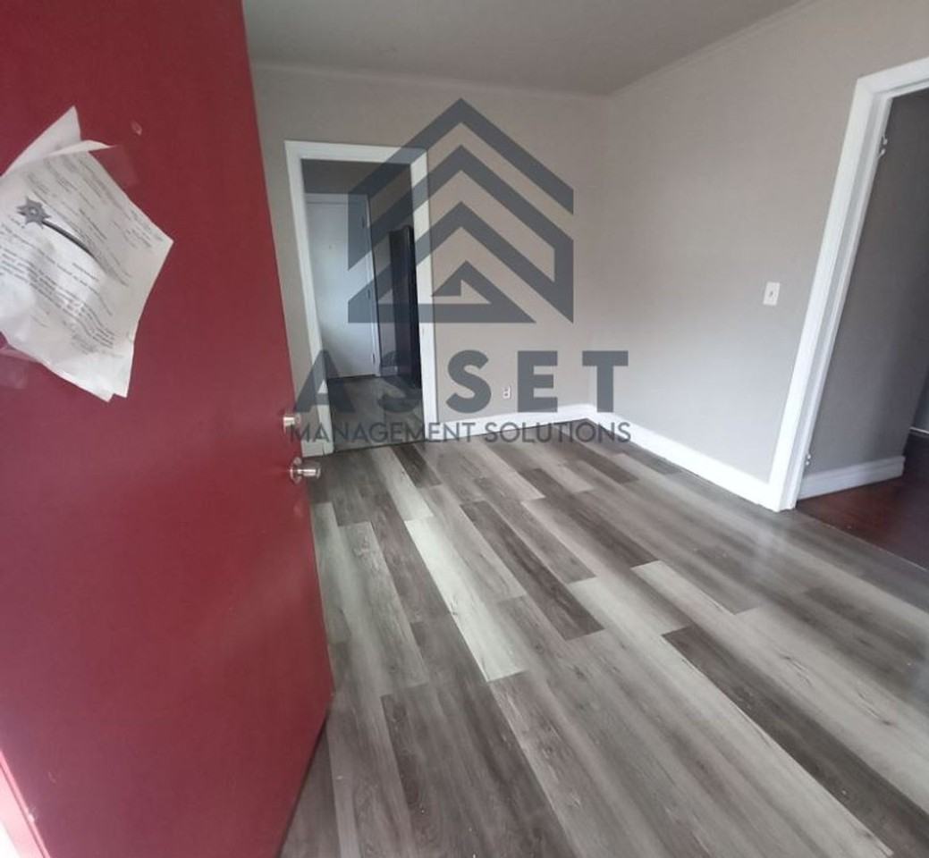 1722 Ne 20th St - Photo 3 of 13