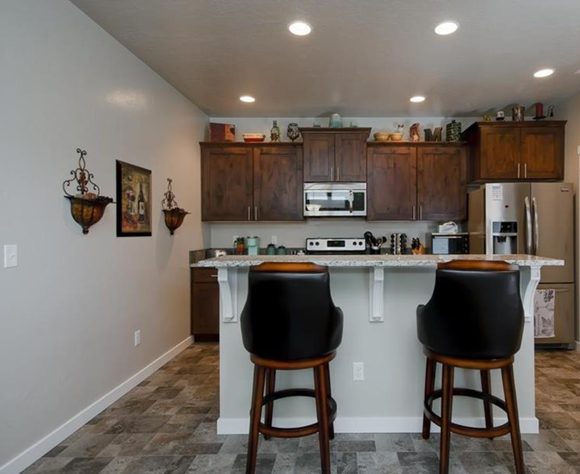 1838 W Heavy Timber Dr - Photo 3 of 10