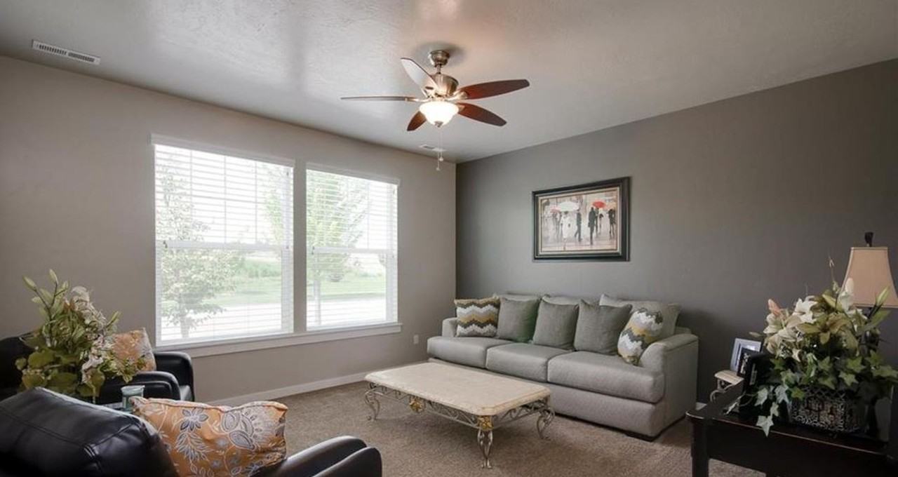 1838 W Heavy Timber Dr - Photo 5 of 10