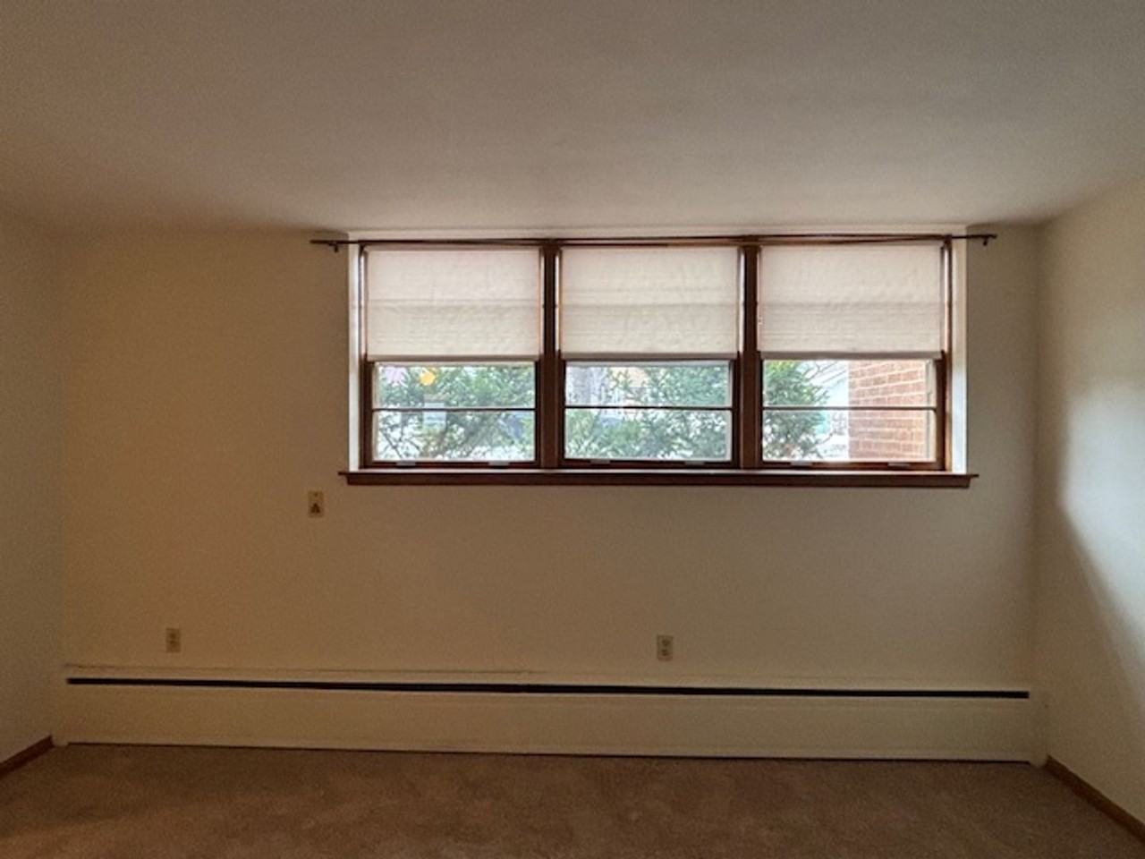 1330 Saint Clair Ave - Photo 3 of 29