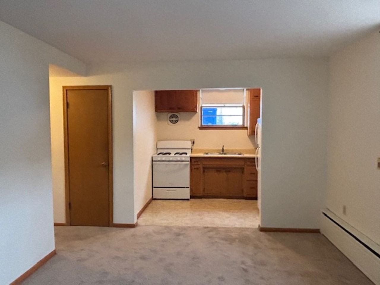 1330 Saint Clair Ave - Photo 6 of 29