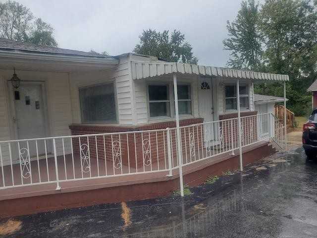 813 Bell Factory Rd - Photo 3 of 34