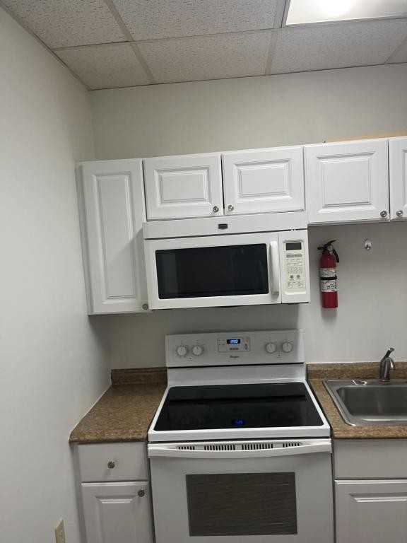 639 California Ave - Photo 2 of 12