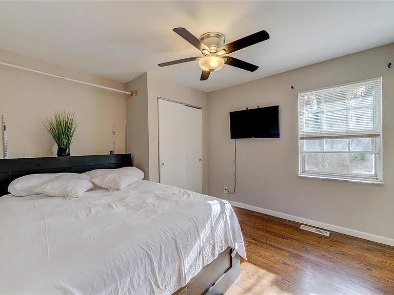 6270 Rocket Dr - Photo 2 of 9