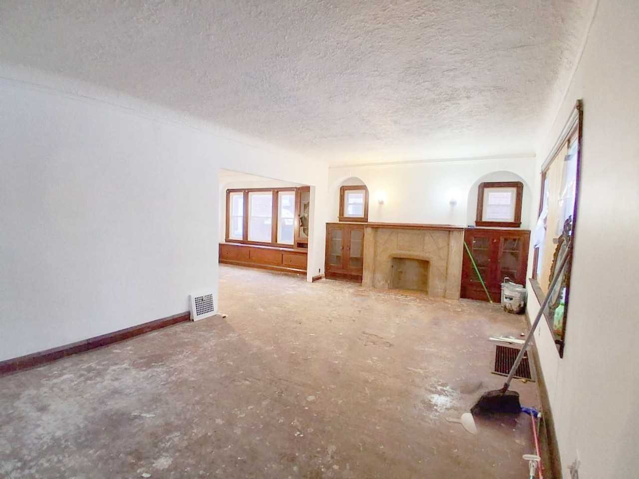 4084 E 147th St - Photo 7 of 11