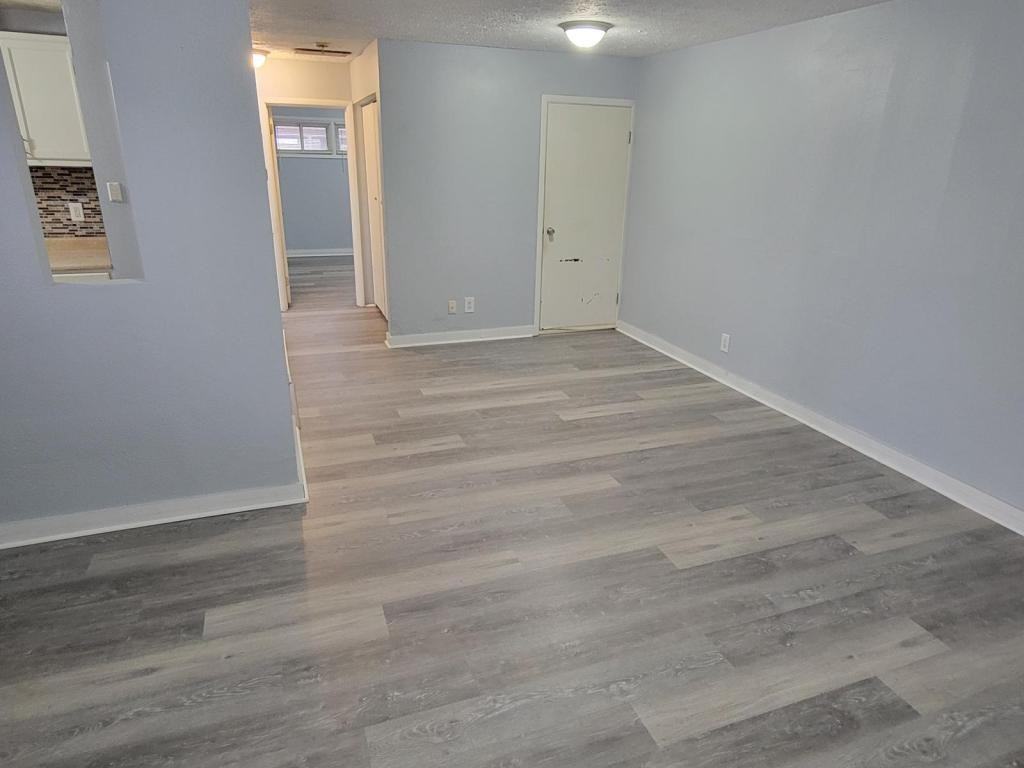 2101 S Smithville Rd - Photo 5 of 29