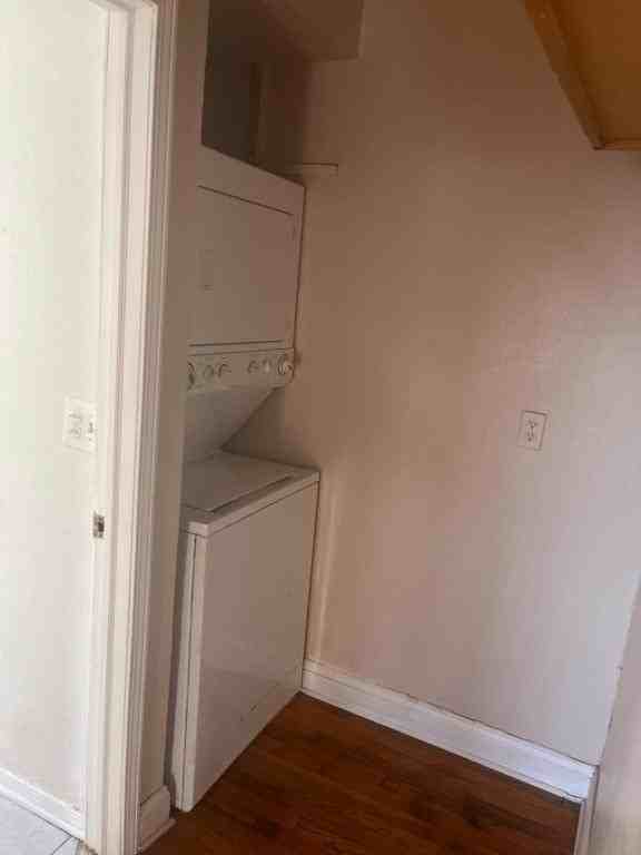 301 Ne 26th St - Photo 3 of 12