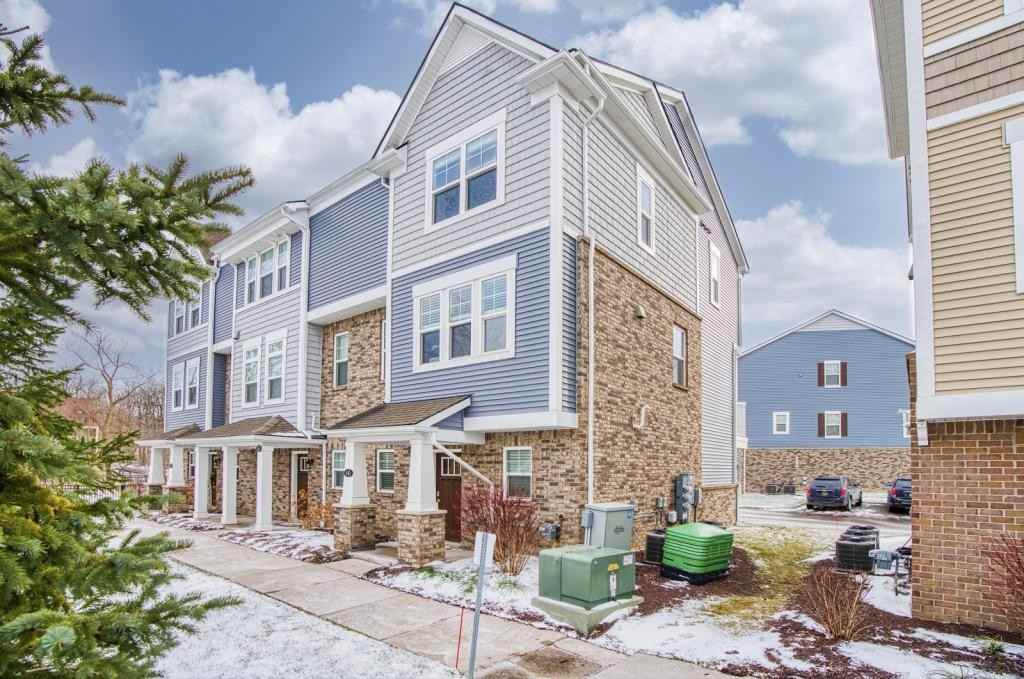 645 Jenny Way - Photo 2 of 24