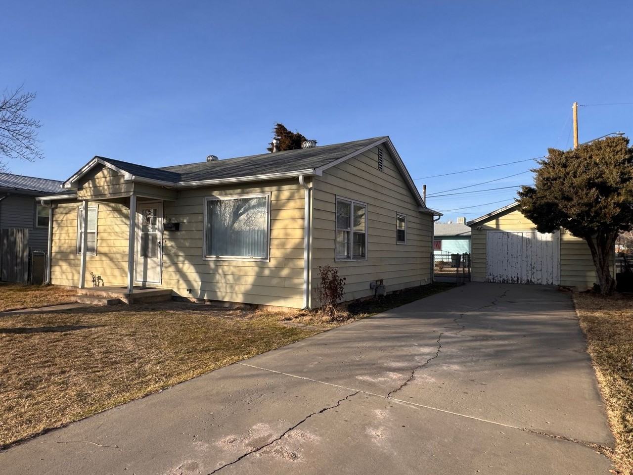 1810 Elm Ave - Photo 2 of 14