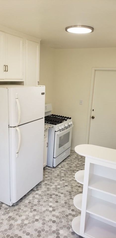 5703 58th Pl - Photo 6 of 17