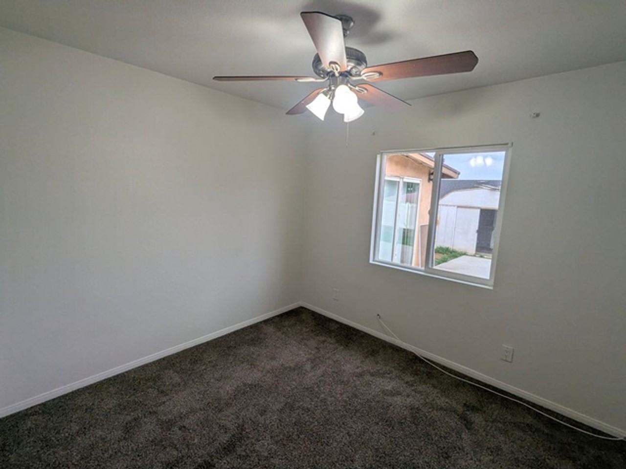 1298 Tangerine St - Photo 7 of 35