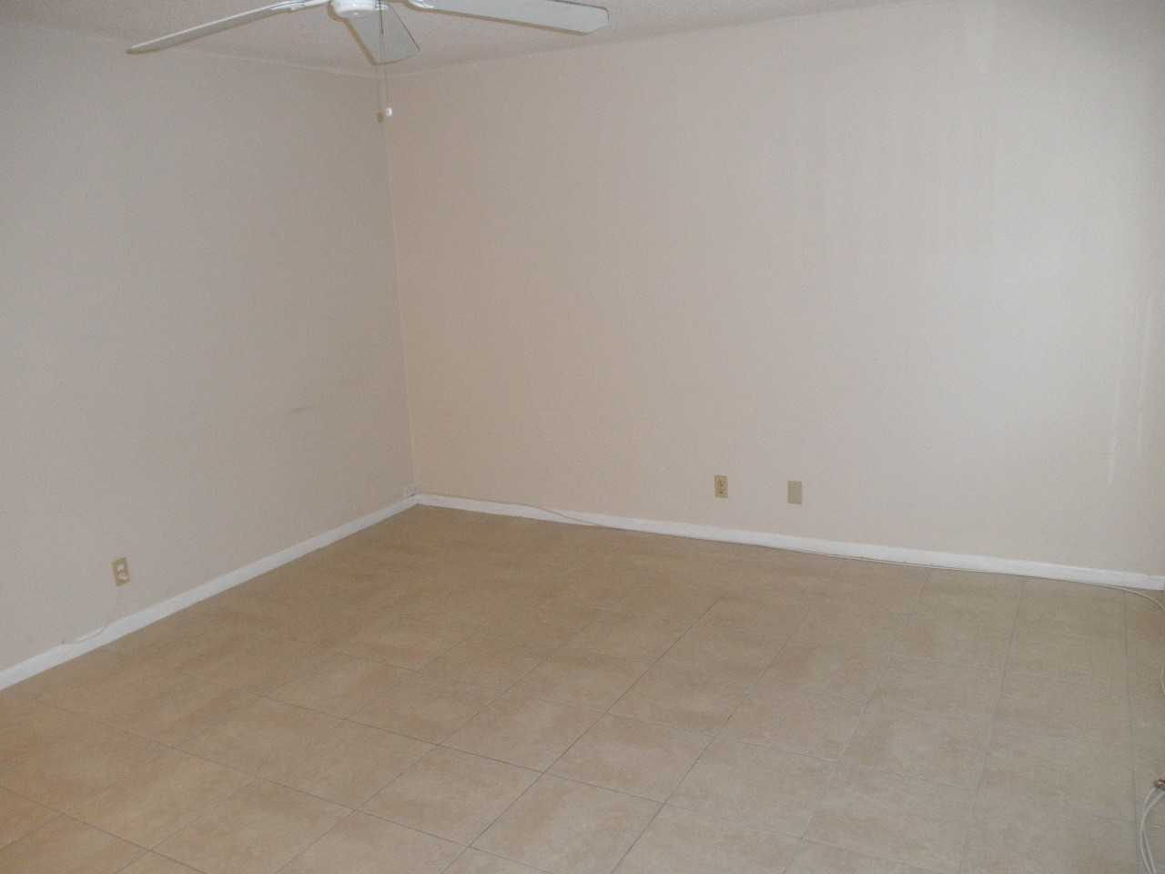 640 Ne 6th Ct - Photo 2 of 10