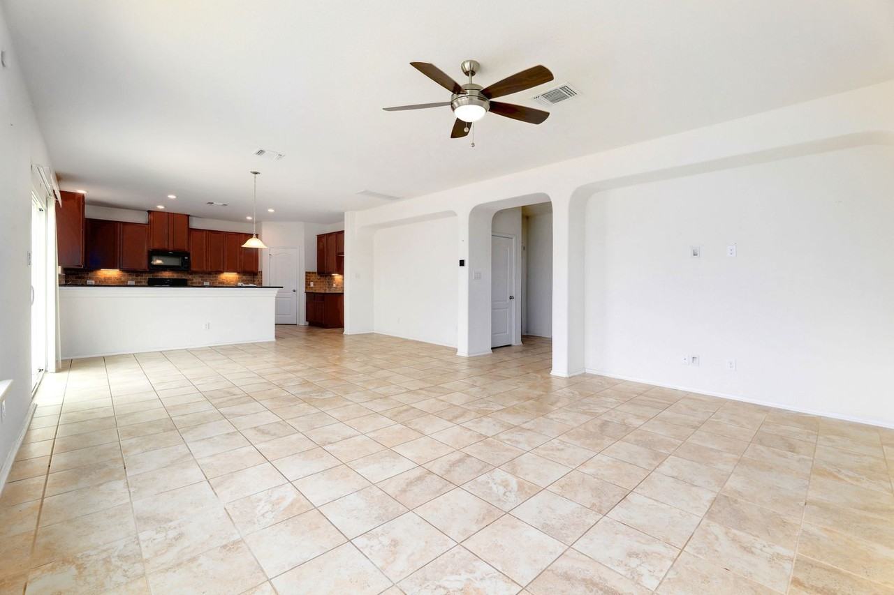 7929 Arezzo Dr - Photo 6 of 30