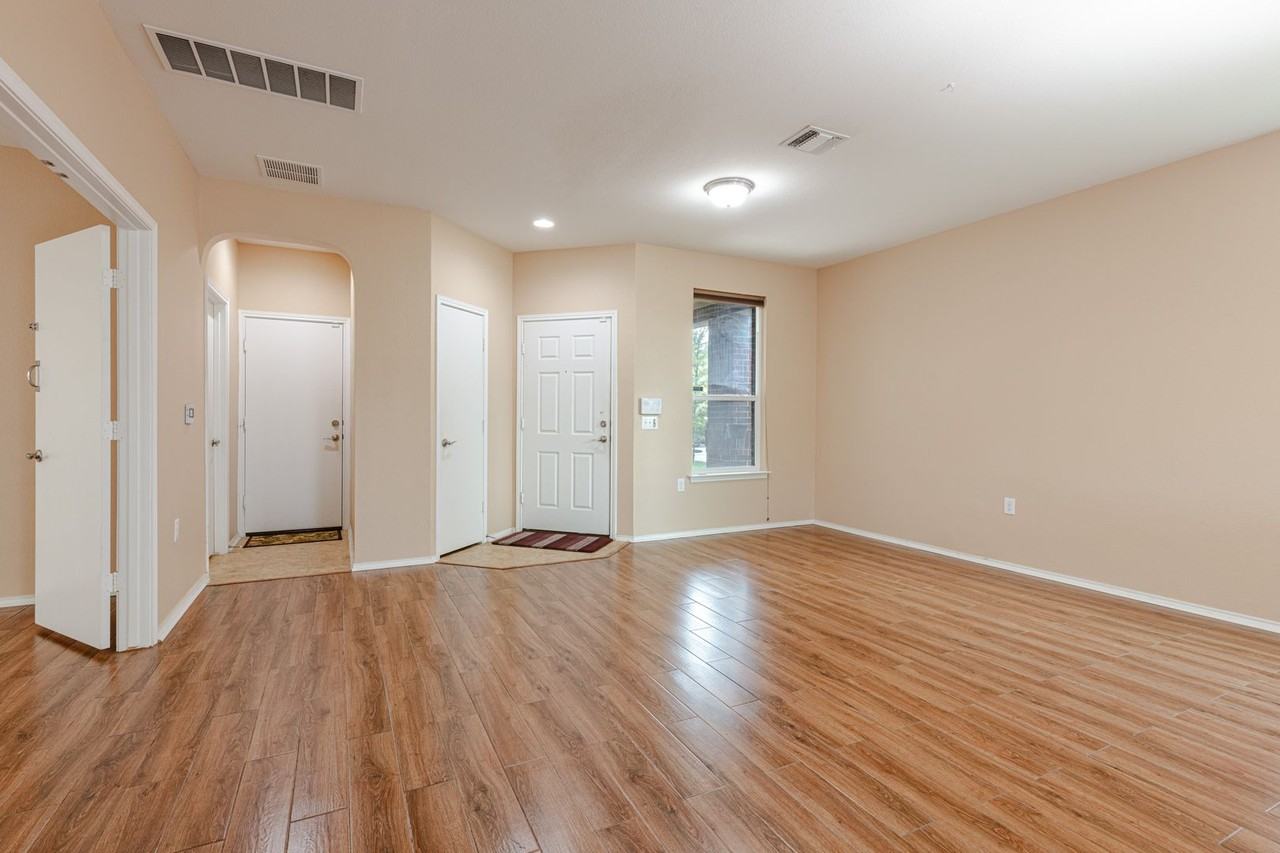 6716 Glebe Path - Photo 7 of 19