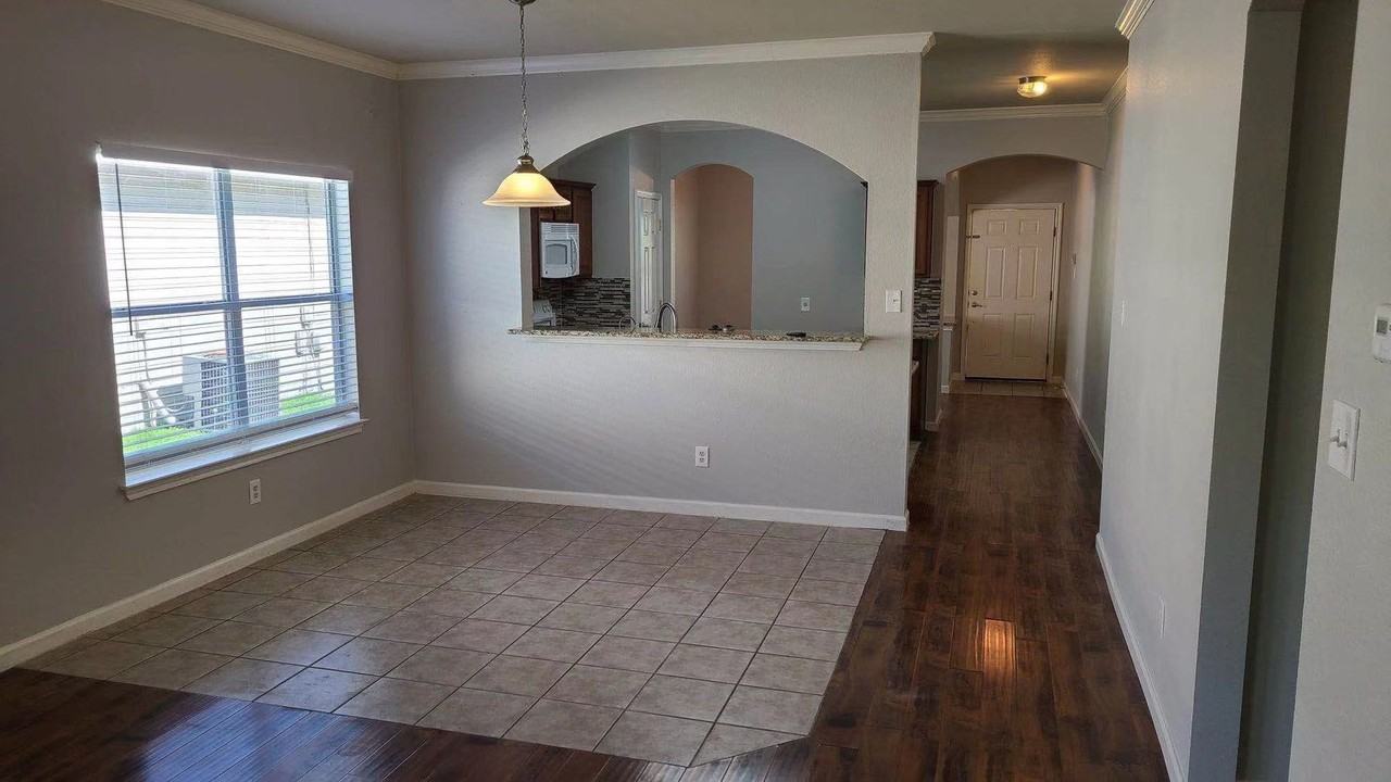 11409 Hereford St - Photo 2 of 2