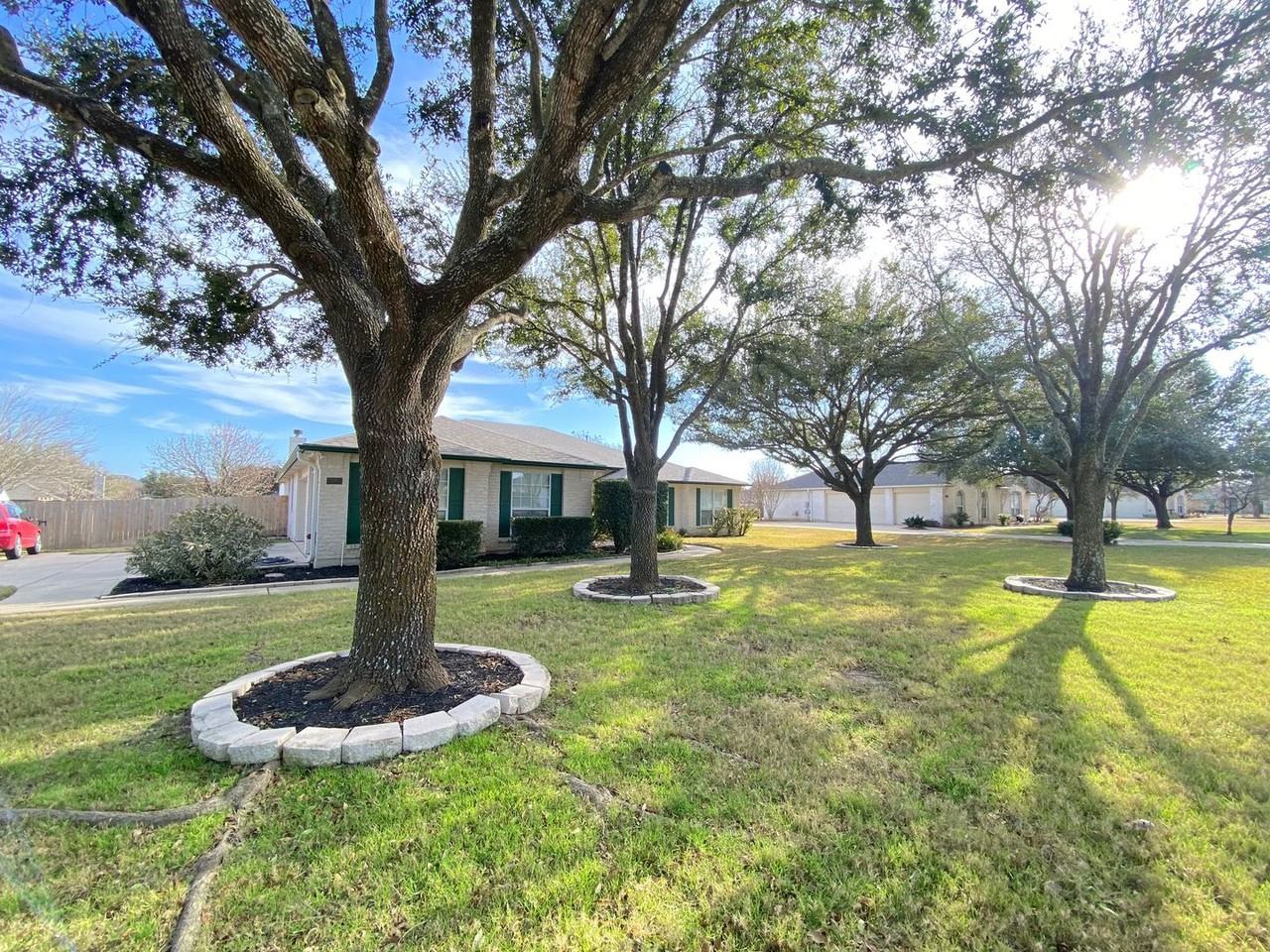 3605 Winding Way - Photo 3 of 23