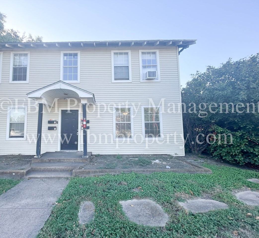 409 W Brown St #C - Photo 2 of 16