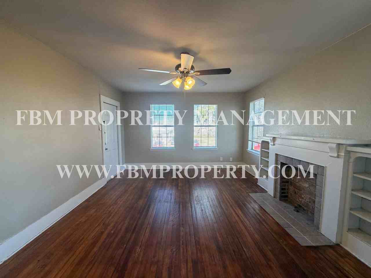 409 W Brown St #C - Photo 4 of 16