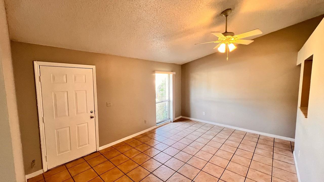 12347 Antonio Cir - Photo 4 of 26