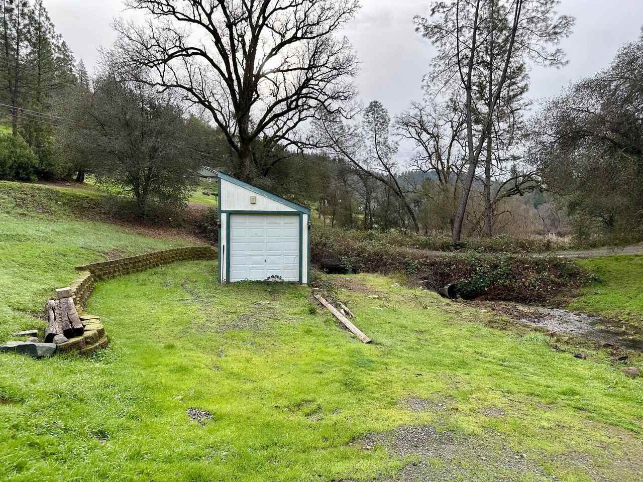 16250 Brewer Rd - Photo 3 of 24