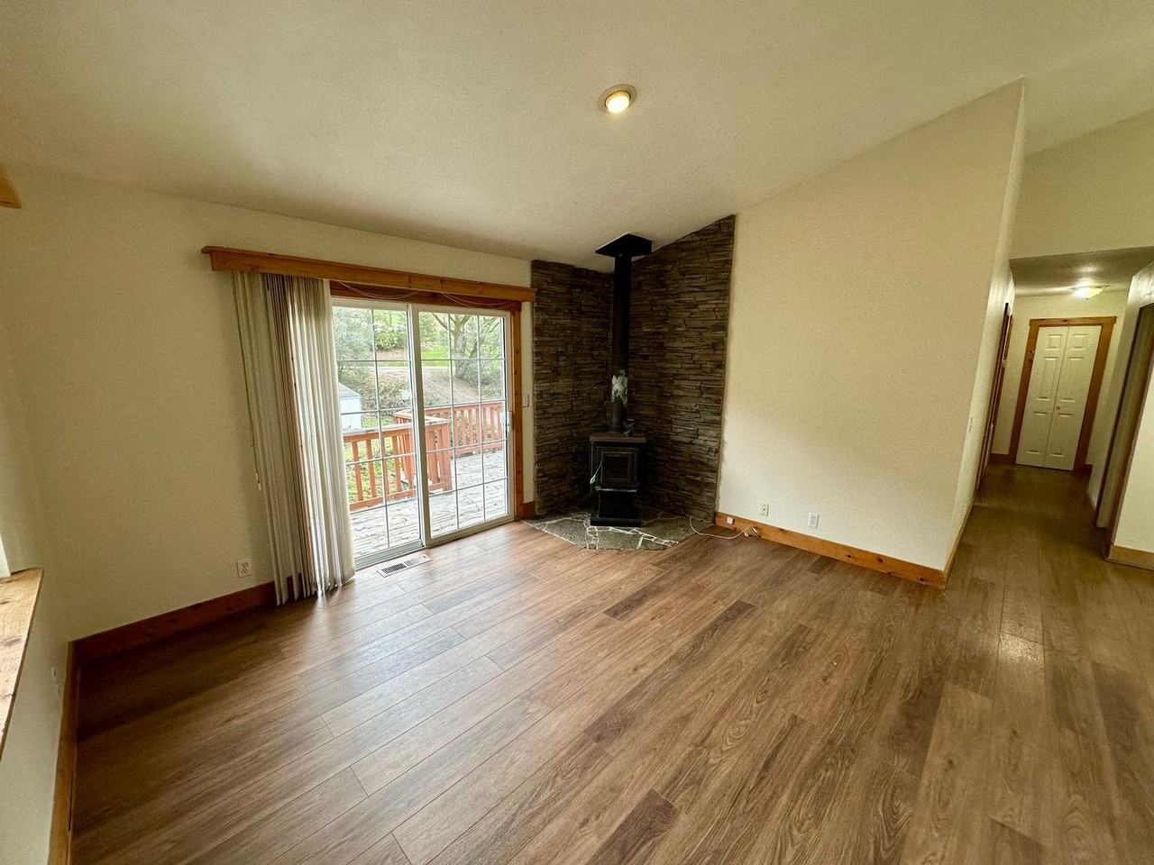 16250 Brewer Rd - Photo 4 of 24