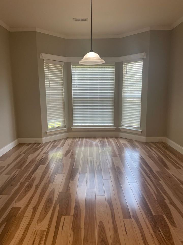 320 Rowlette Cir - Photo 3 of 17