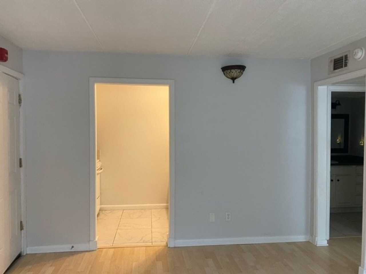 Cedars Condo - Photo 5 of 27