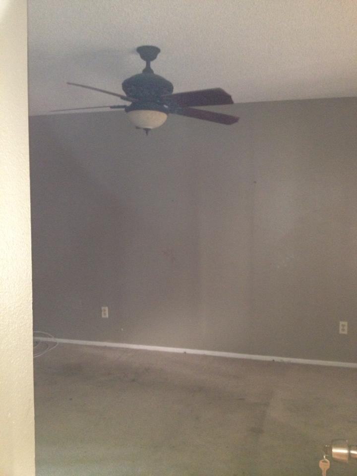 2047 Greenbriar St - Photo 3 of 19