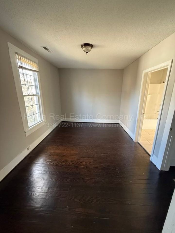 1012 Apple St - Photo 7 of 10