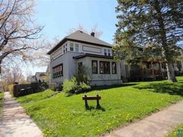 featured image of 1001 N 13th Ave E