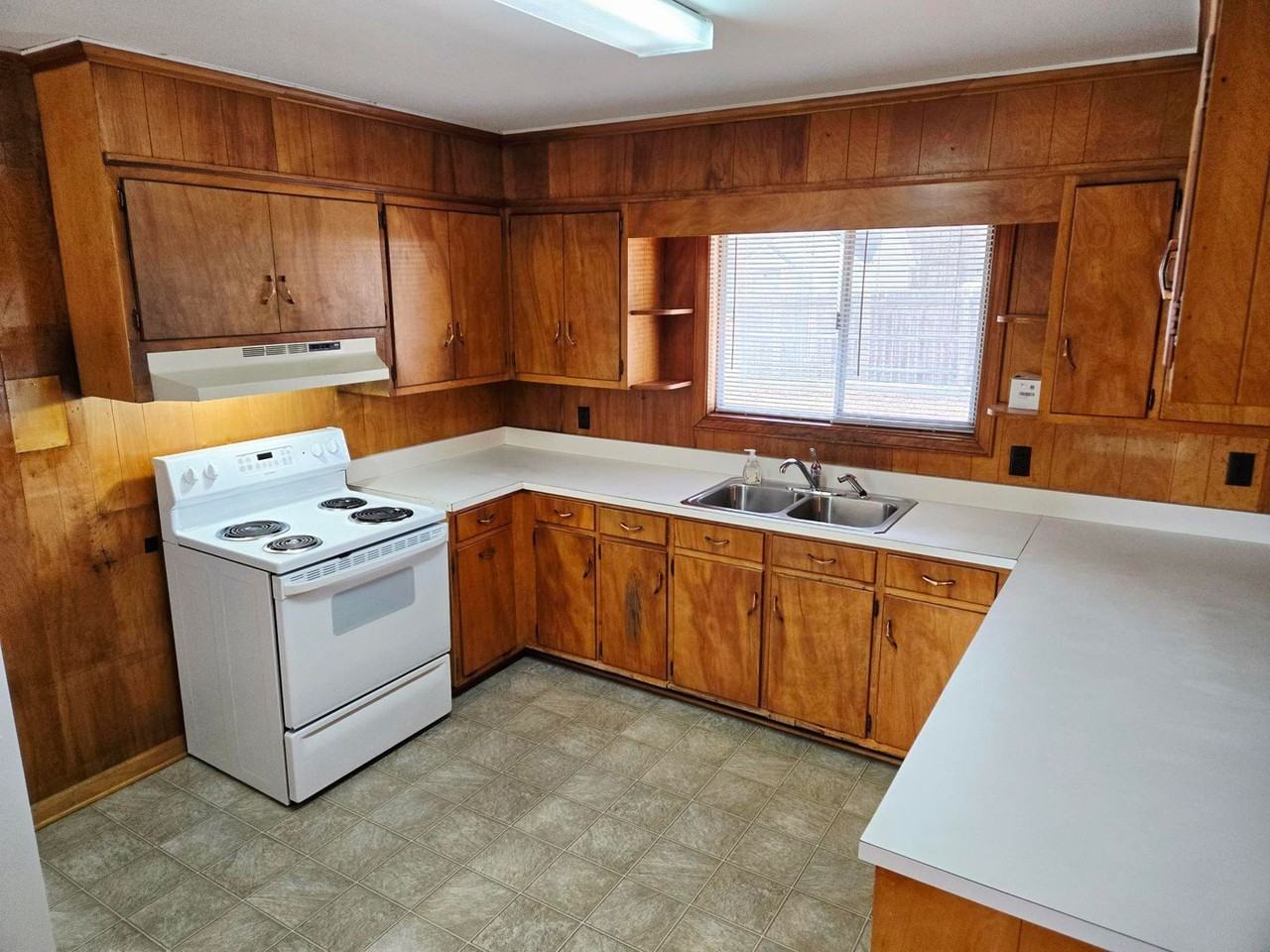 3261 Alamance Rd - Photo 3 of 21