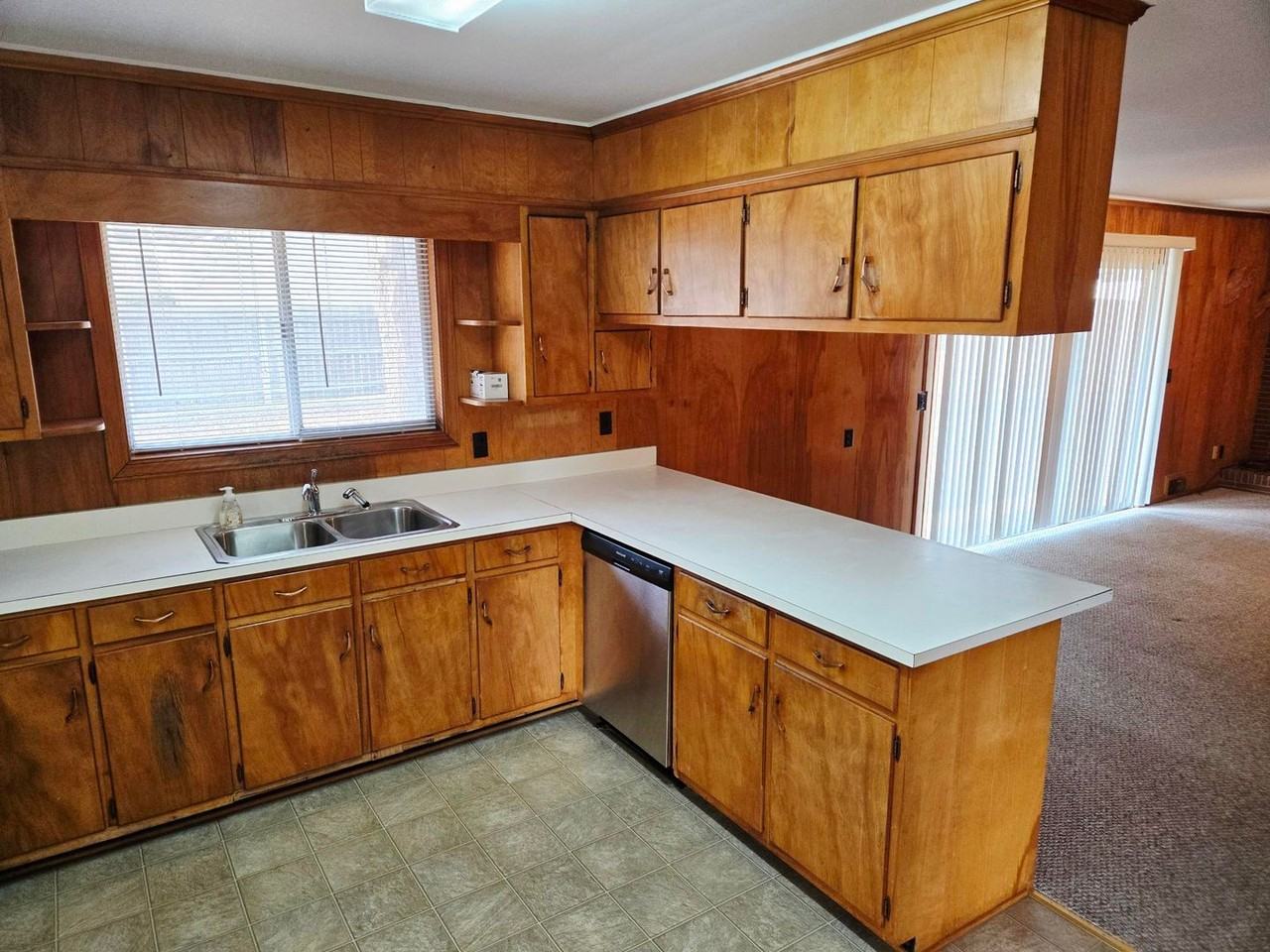 3261 Alamance Rd - Photo 4 of 21