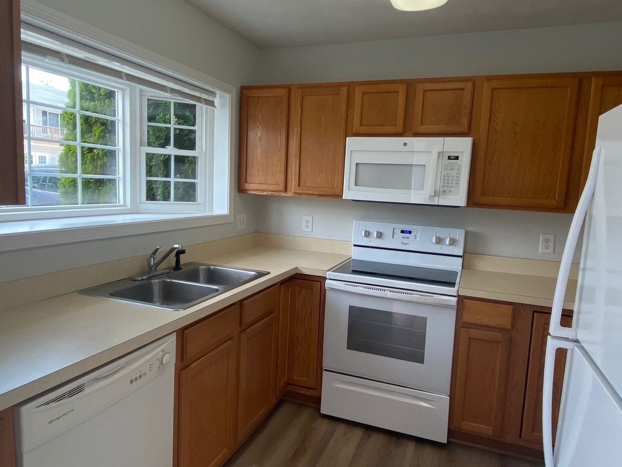 2438 Millwood Loop - Photo 2 of 11