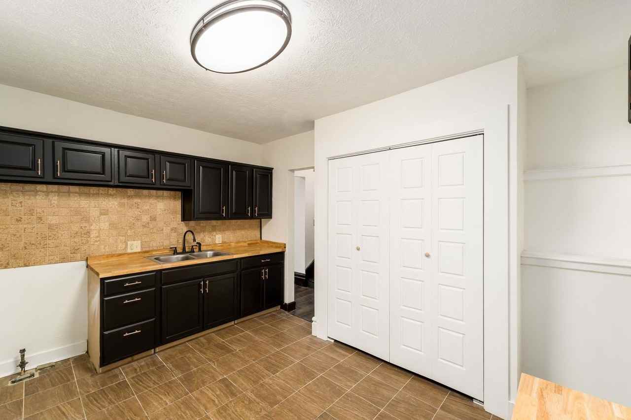 61 Sherman Ave - Photo 6 of 16