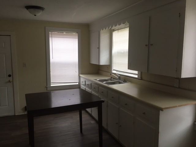 928 Blair St - Photo 3 of 12