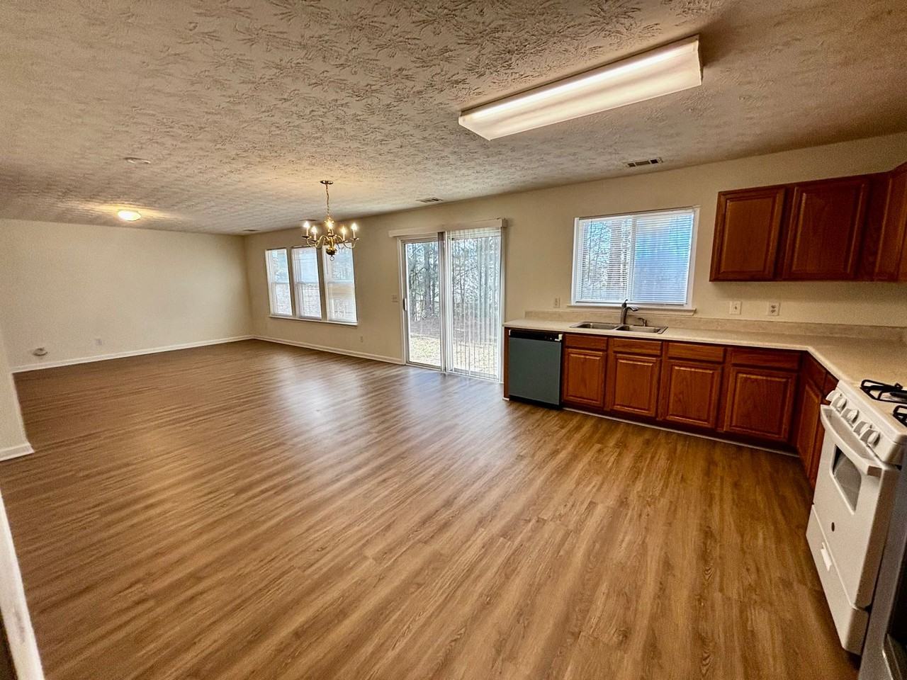 2735 Meadow Trace Dr - Photo 5 of 32