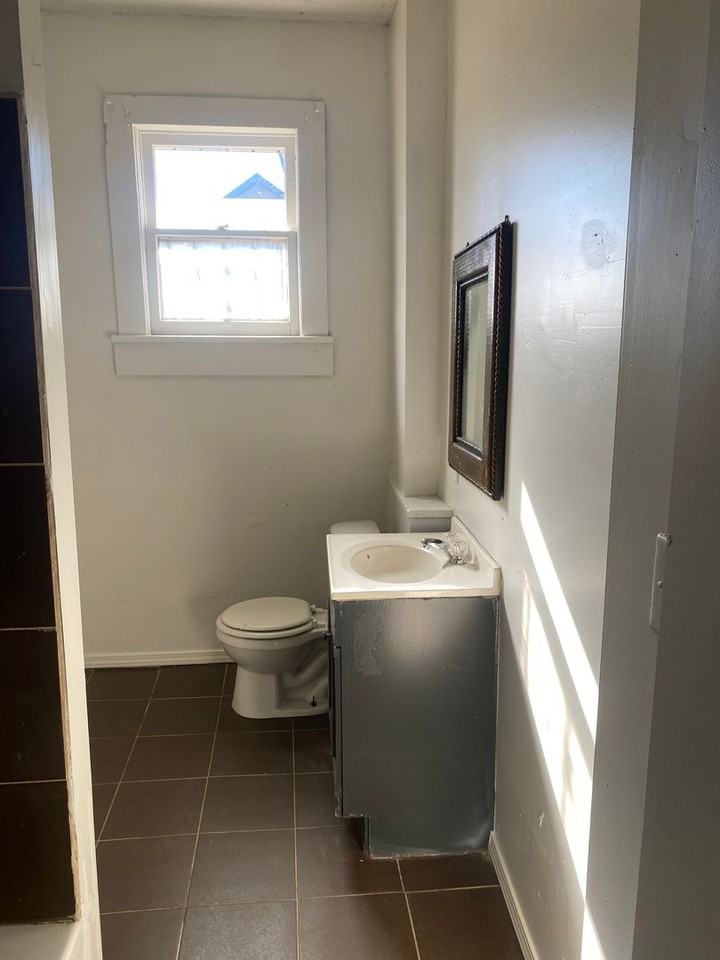 1409 N 21st St - Photo 7 of 7