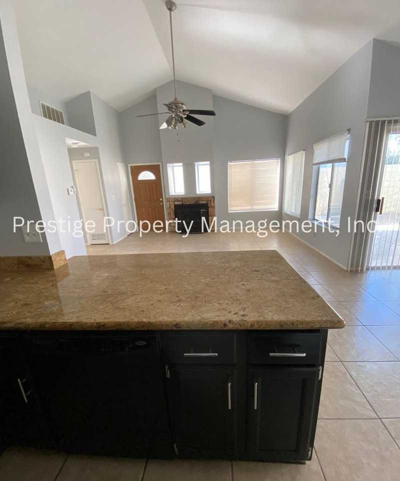 2752 W Begonia Pl - Photo 5 of 12