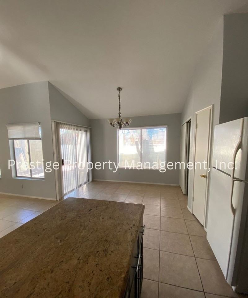 2752 W Begonia Pl - Photo 6 of 12