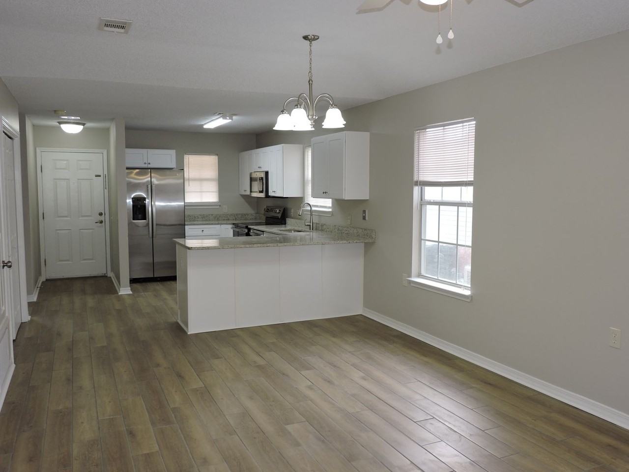 2322 Shoal Creek Dr - Photo 2 of 17