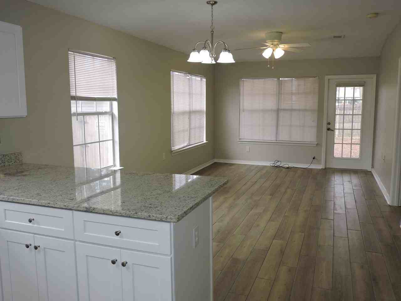 2322 Shoal Creek Dr - Photo 3 of 17