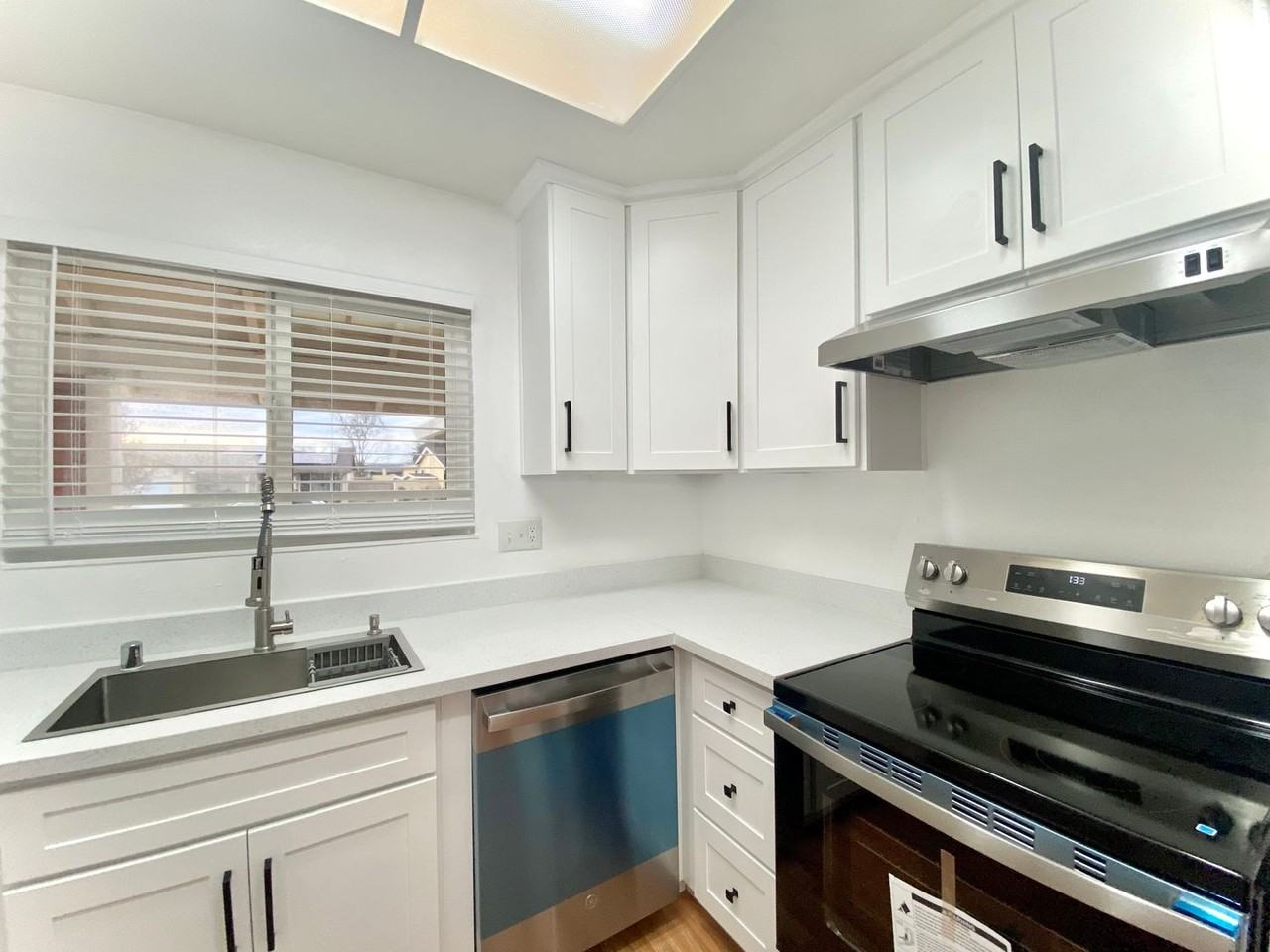 2156 Hartford Dr - Photo 6 of 20