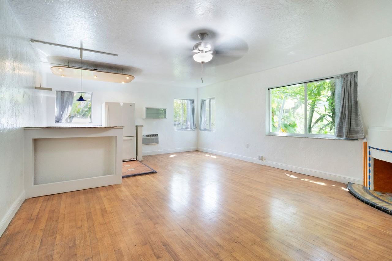 1525 Meridian Ave - Photo 2 of 9