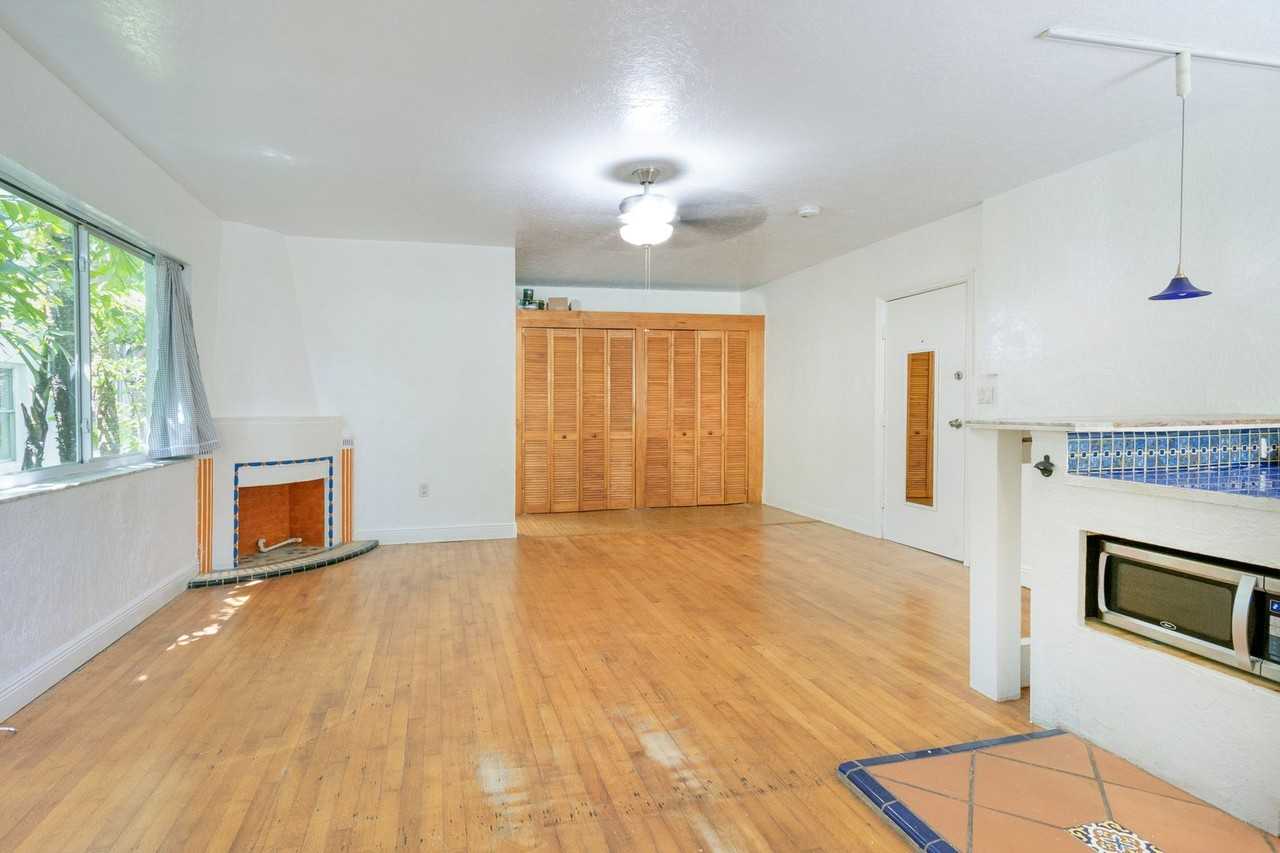 1525 Meridian Ave - Photo 3 of 9