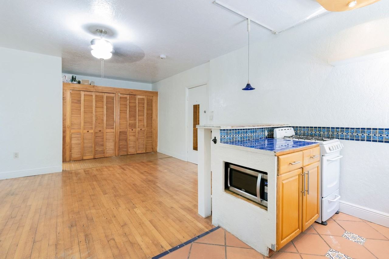 1525 Meridian Ave - Photo 4 of 9