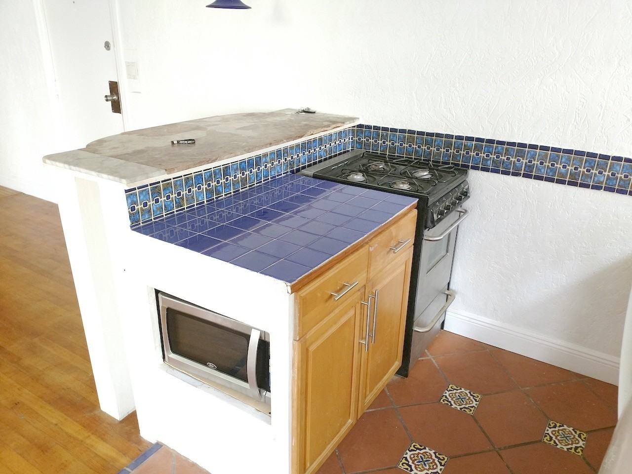 1525 Meridian Ave - Photo 6 of 9