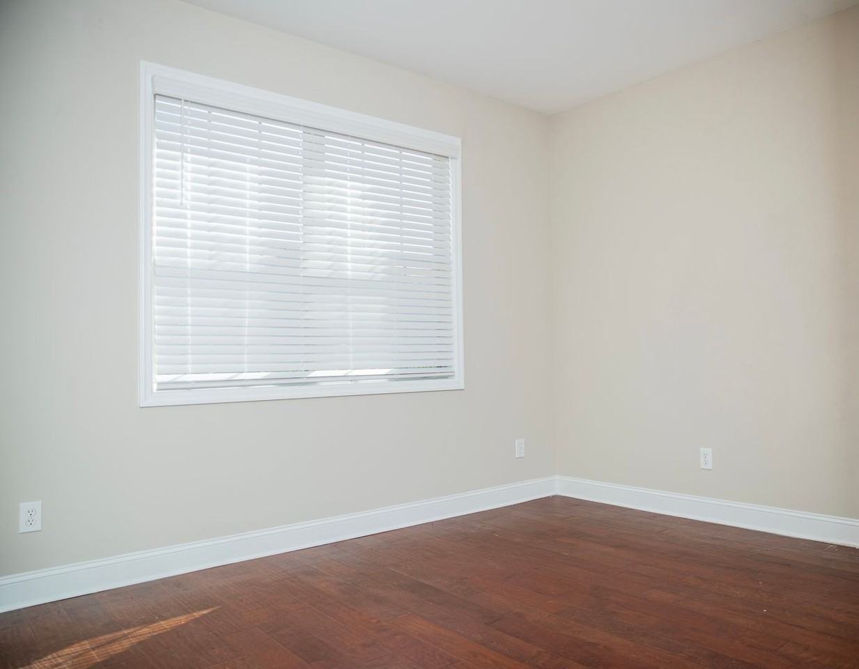 1433 Clearwater Dr Ne - Photo 7 of 11