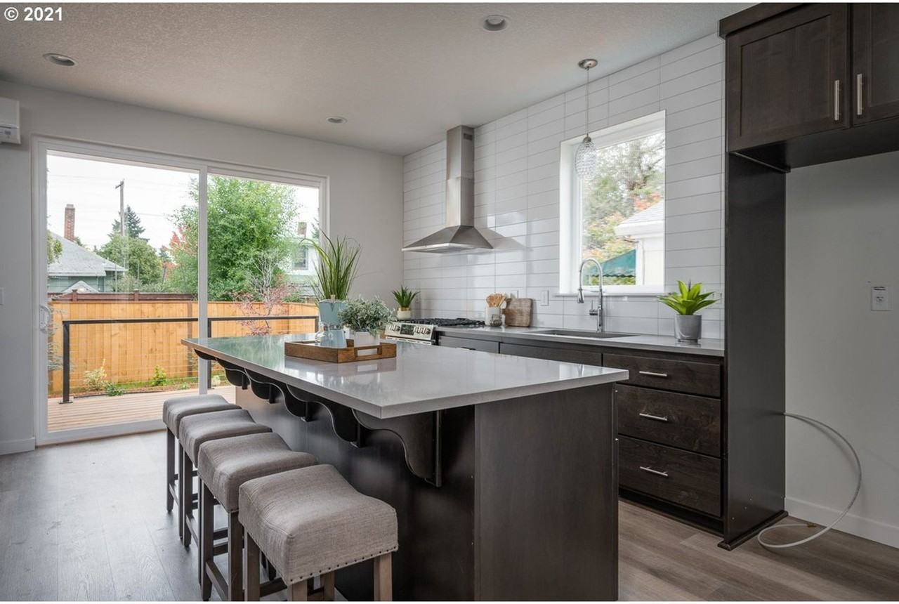 3540 Se 67th Ave - Photo 4 of 15