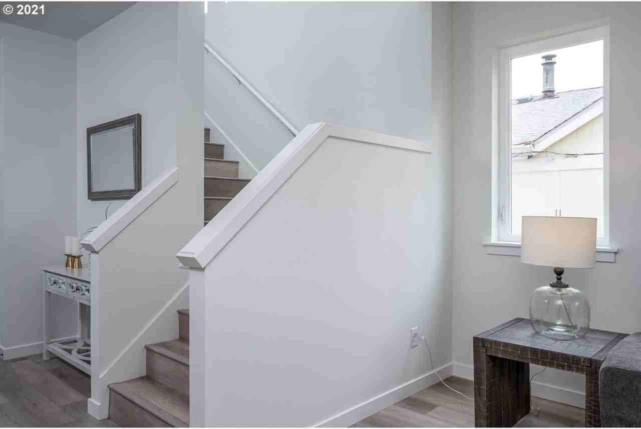 3540 Se 67th Ave - Photo 7 of 15