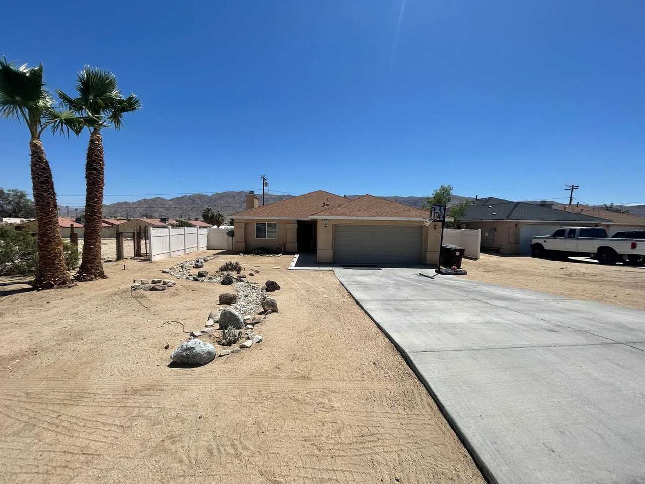 72147 Sunnyslope Dr - Photo 2 of 32